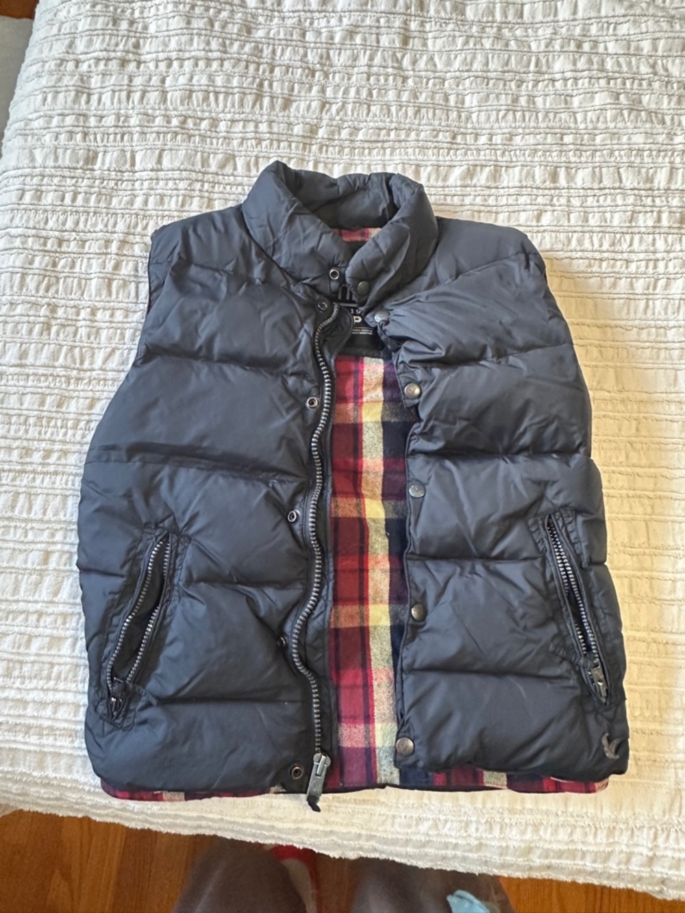 American Eagle Outfitters Black Puffer Vest with Red Plaid Lining